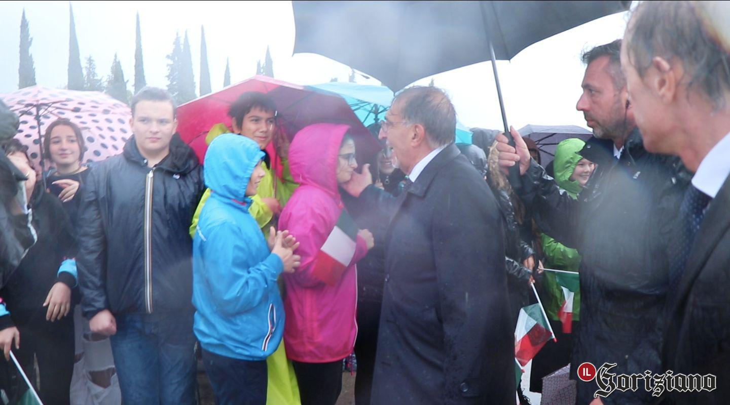 Immagine per 4 novembre, La Russa al Sacrario di Redipuglia: acquazzone sulla festa 